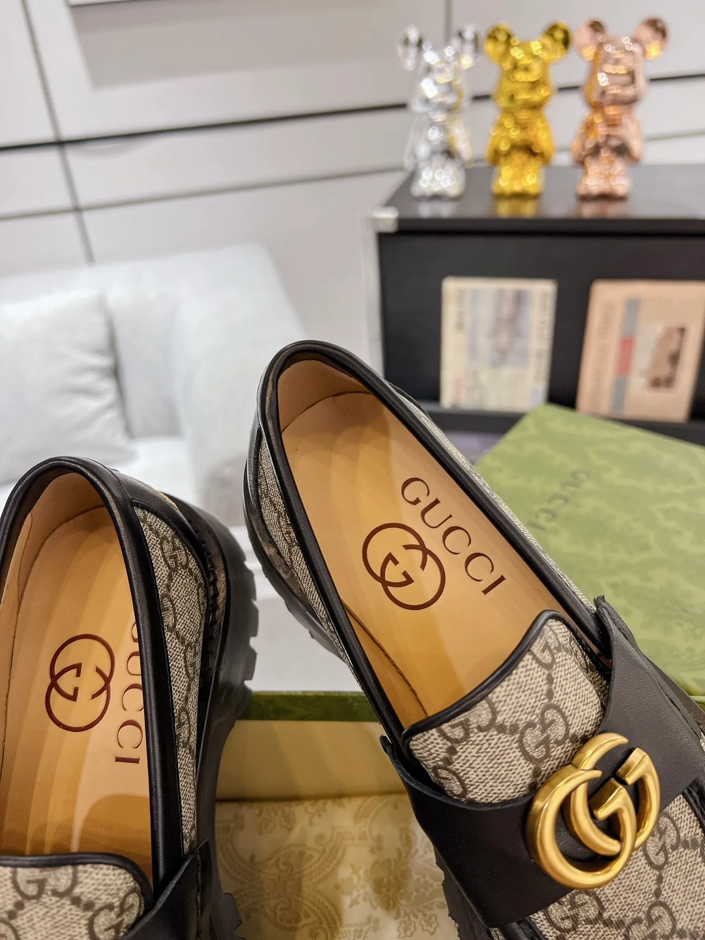 👟👟Ex-factory price 560👟👟 Male +10 Gucci Gucci 2023 early spring new product! The original version is developed into a higher version. Both men and women have open edge beads to ensure consistent quality. Size: 35-41# for women and 39-45# for men.